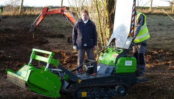 Préparation de terrain avant plantation de haies